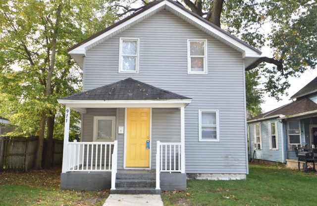 Elkhart 3 bedroom and 2 full baths - 911 Fulton Street, Elkhart, IN 46514