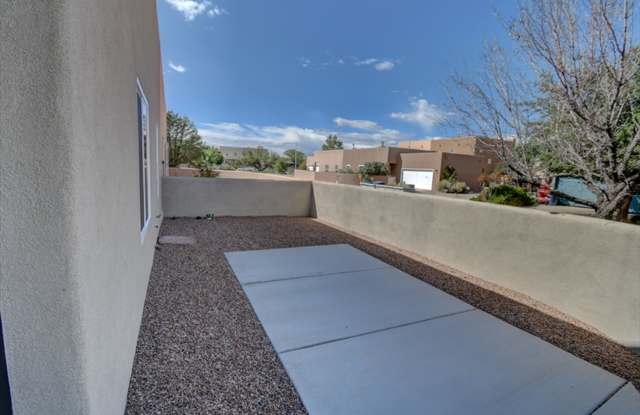 Amazing Remodeled Town Home in North Valley Gallery 3