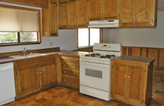 3055 Fairway Drive Gallery 4