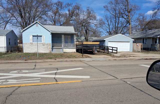 2005 E Laurel photos photos