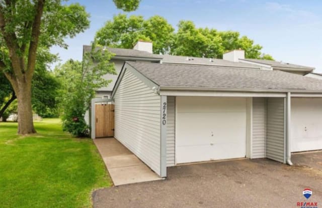 2720 Hawthorne Avenue East - 2720 Hawthorne Ave E, Maplewood, MN 55119