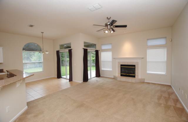 674 Scarlet View Ct - 674 Scarlet View Court, Oakleaf Plantation, FL 32073