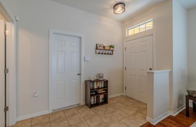 8726 MOONLIT MEADOWS Loop Gallery 4