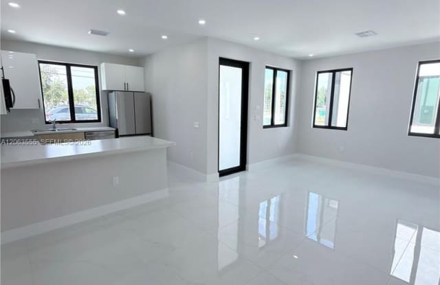 12368 SW 219th Street, Miami, FL 33170 - 2850 Gallery 4