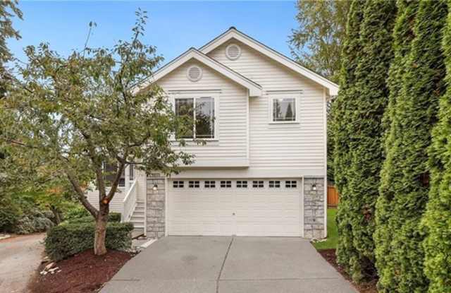 Spacious and Bright Home with 3 Bed and 2.5 Bath photos photos