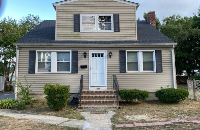 1569 4th Street - 1569 4th Street, West Babylon, NY 11704