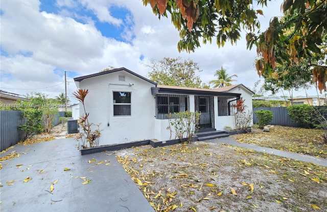 11712 NW 3rd Ave photos photos