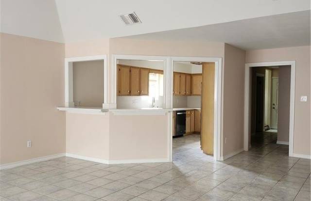 419 Country Club Drive Gallery 4