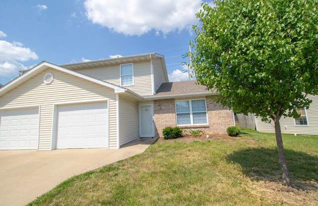 3 Bed Northampton Duplex in Prime Location - 2535 Northampton Drive, Columbia, MO 65201