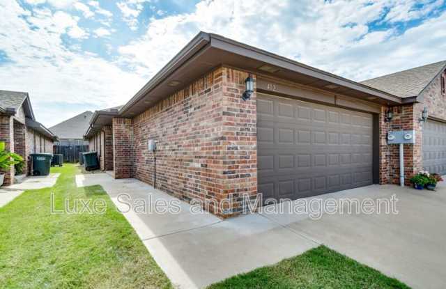 437 Chalk Hill Ct Gallery 1