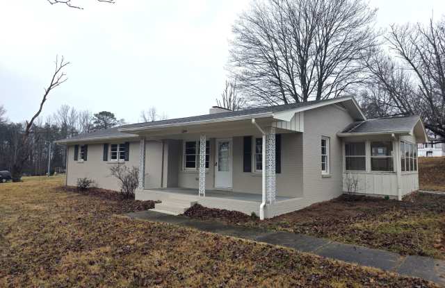 3 Bed 1.5 Bath Rental Home Mount Airy photos photos