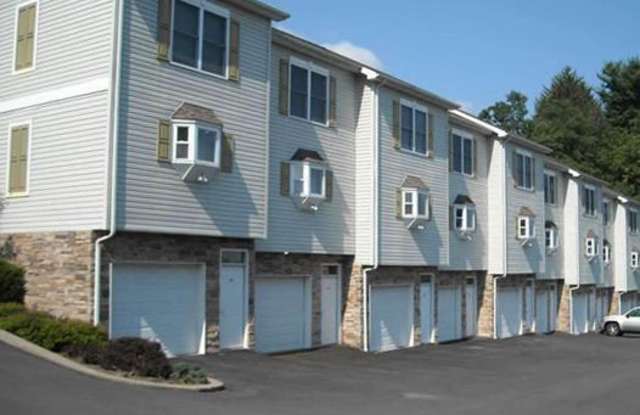 2 Bedroom Townhouse in Med Center area - Available 06/02/2027 Gallery 1
