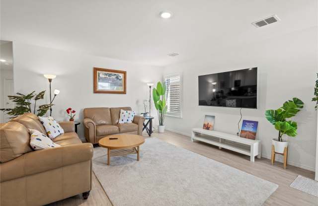 3032 Ashbrook Lane Gallery 4
