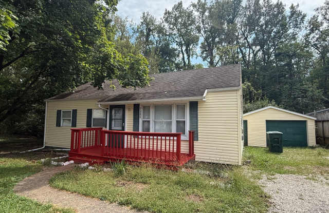 REMODELED* 3 bed 1 bath home with detached garage! photos photos