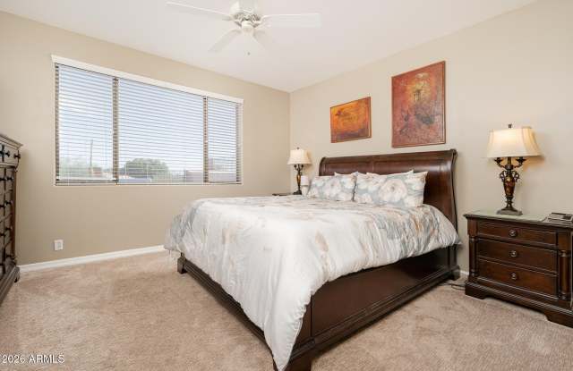 6037 W ROBIN Lane Gallery 3