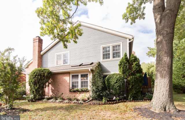 48 STONEHURST COURT Gallery 2