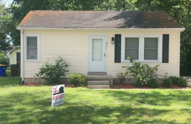 2 bedroom 1 bath $895 per month Gallery 3