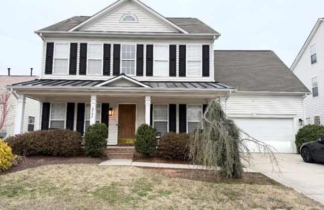 Stunning 5 Bed/3.5 Bath Home in Vibrant Concord NC - 2 Car Attached Garage - Large Open Kitchen - Gas Fireplace - Fenced Backyard - Community Pool/Playground Gallery 1