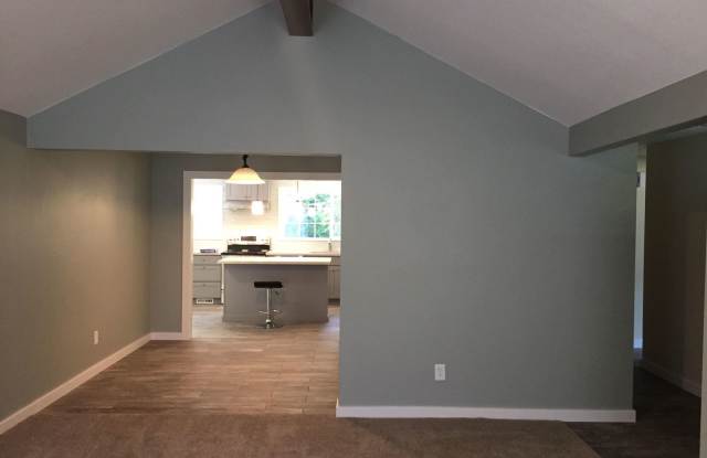 2357 SE Lindenbrook Ct. Gallery 3