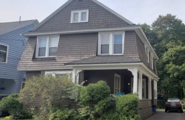 932 Lancaster Ave photos photos