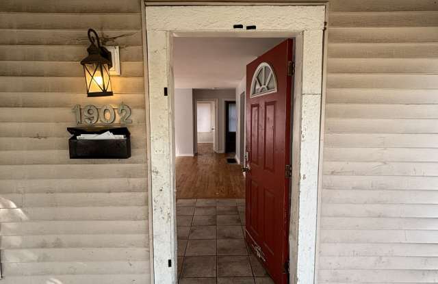 1902 E 35th St, 1 photos photos