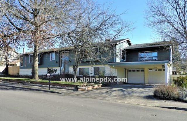 12555 Southwest Summer Crest Drive - 12555 Southwest Summer Crest Drive, Tigard, OR 97223 12555 Southwest Summer Crest Drive - 12555 Southwest Summer Crest Drive, Tigard, OR 97223