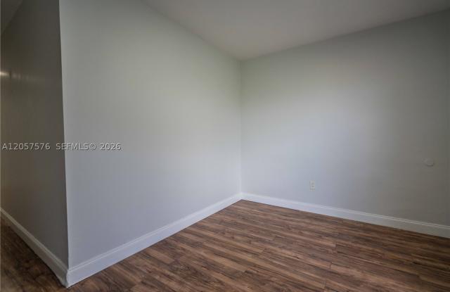 7927 East Dr Gallery 4