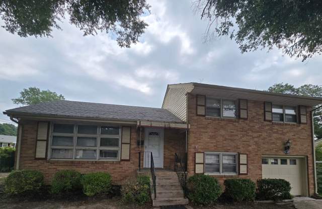 NEWLY REMODELED HOUSE IN COLONIAL HEIGHTS Gallery 1
