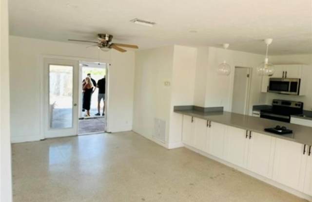 4560 Capri Dr Gallery 4