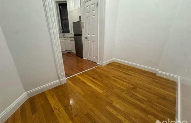309 East 69th Street Gallery 4