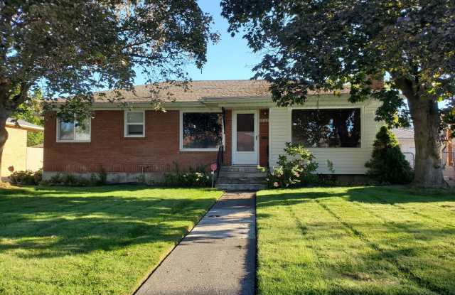 Charming 4 BR/ 2 BA North Spokane Home photos photos