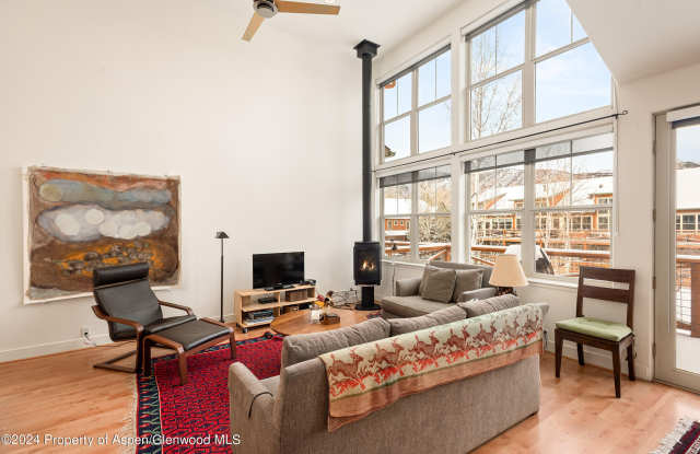 546 Evans Court Gallery 3