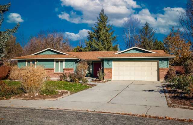 Heart of Eagle 4 Bed 2 Bath Home - 346 North Mission Drive, Eagle, ID 83616