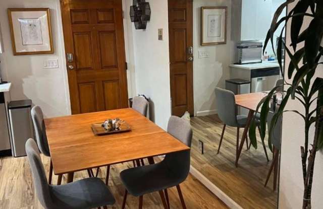 Golden Hill Living: Flexible 2BR Furnished or Unfurnished Options Gallery 4
