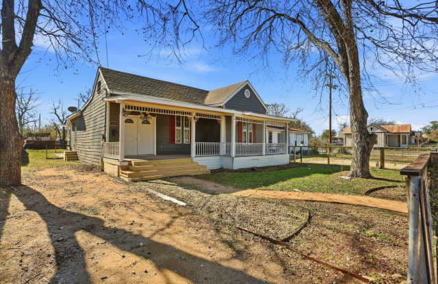 202 HELENA ST photos photos