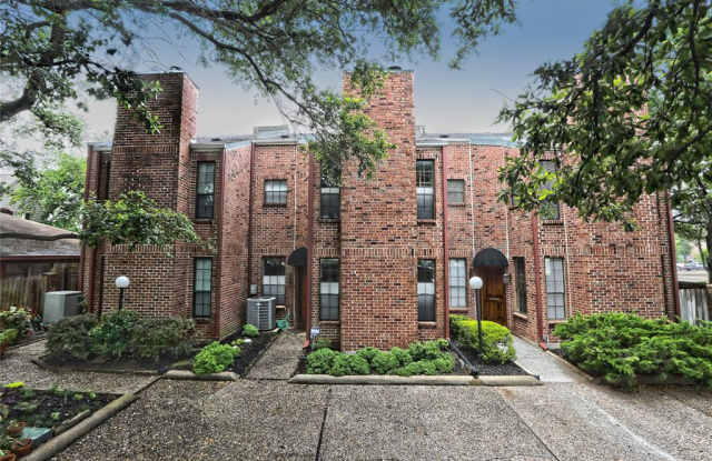 2604 W Holcombe Boulevard - 2604 West Holcombe Boulevard, West University Place, TX 77005