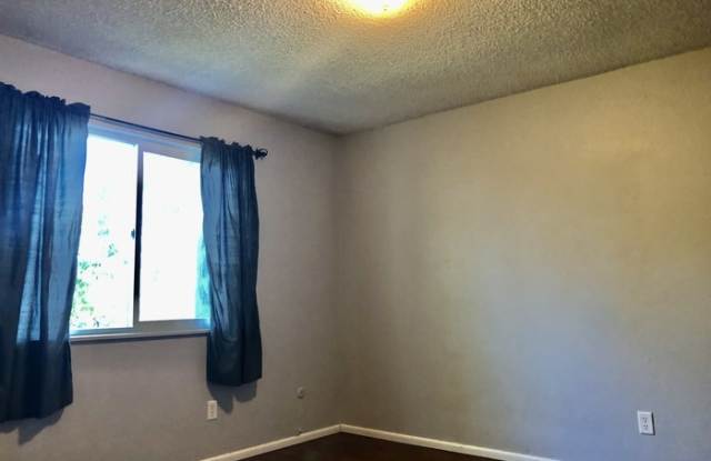 1943 Dorset Drive Gallery 4