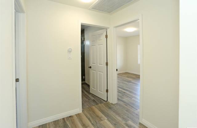 11900 Saticoy Street Gallery 2