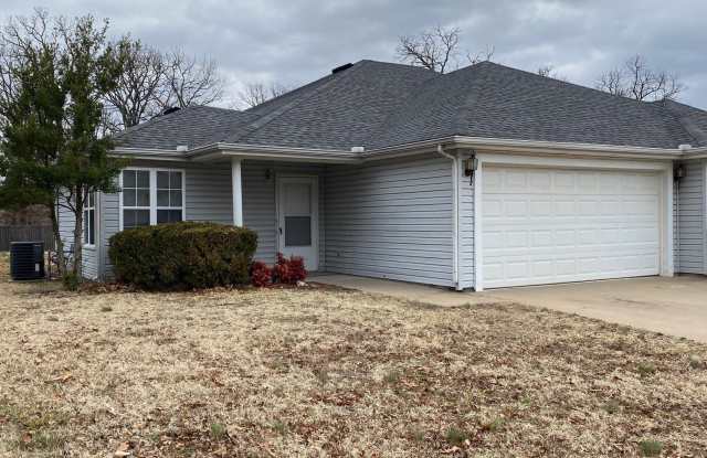 1721 Redbud Drive Gallery 1