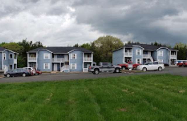 2 Bedroom Apartment - $500 move in special. Gallery 2