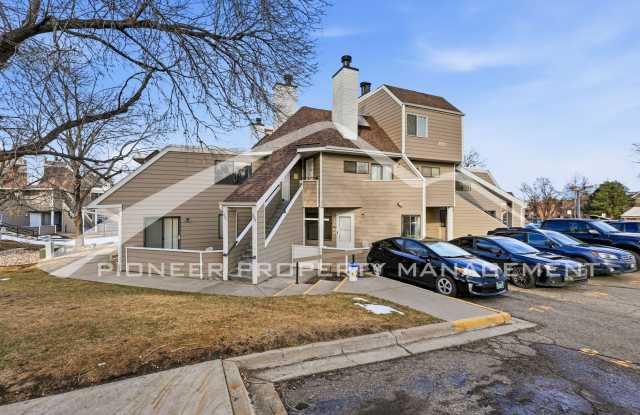 Charming Condo with Washer/Dryer and Gas Fireplace photos photos