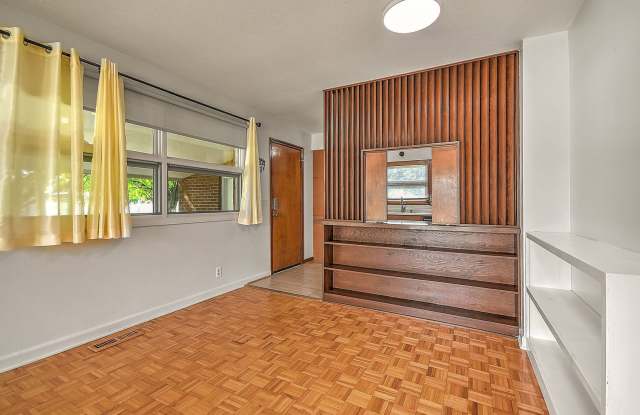 Great One Level  Home in Greenacres Gallery 4
