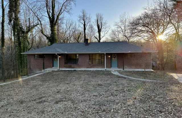 741 Barron Drive - B Gallery 3