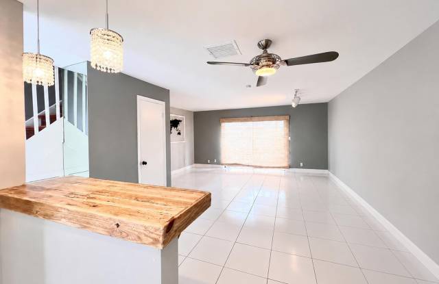4103 NE 21st Terrace Gallery 2