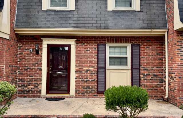 3 bedroom / 1.5 bathroom townhome- Courthouse Green photos photos