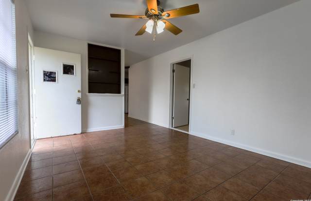 5434 PLUMTREE DR Gallery 4