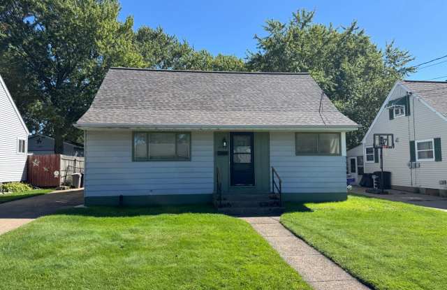 3 bedroom 1 bath single family home Gallery 1