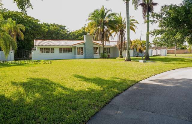 8220 SW 87th Ter Gallery 2