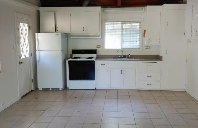 Charming Duplex Available Now! Gallery 4