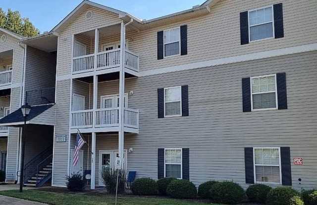 Spacious 2/2 Apartment Ready For Move In Now! - 334 McKenna Circle, Wade Hampton, SC 29615